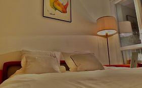 Nimes Centre Superbe Studio